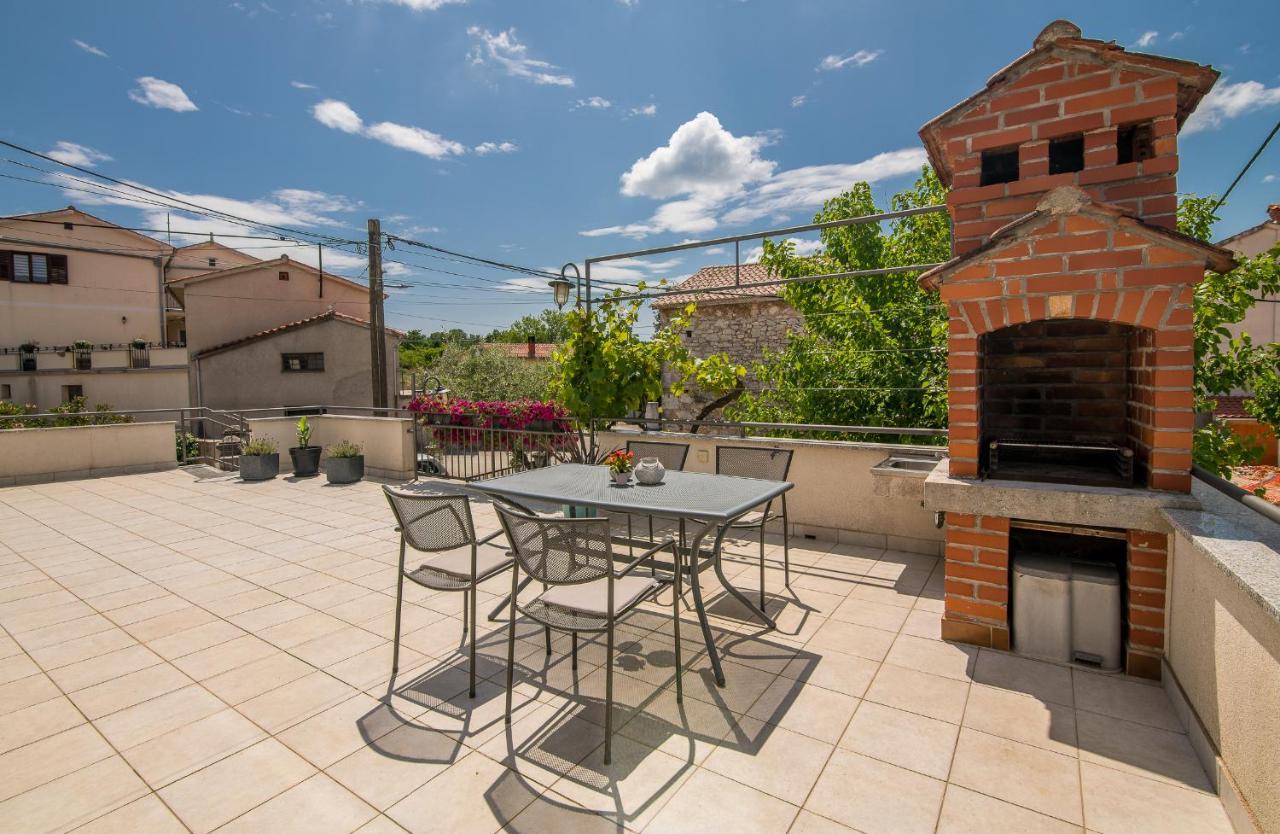 Apartment Marina Malinska Luaran gambar